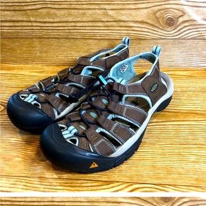 Women’s Sz 9 Keen Waterproof Sandals